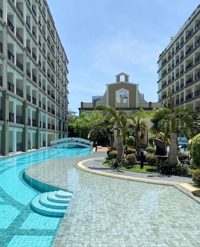 Dusit Grand Park 2 — студия