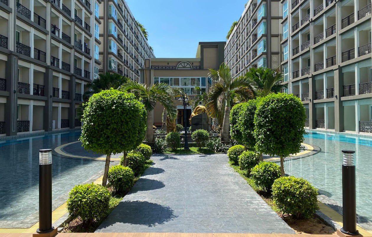 Dusit Grand Park 2 — студия