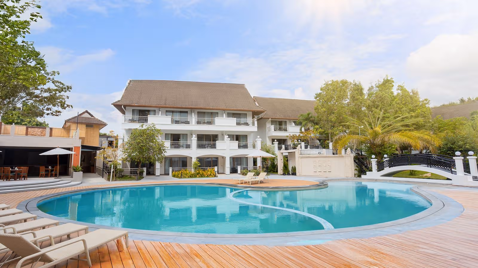 Pinnacle Grand Na Jomtien Resort & Beach Club
