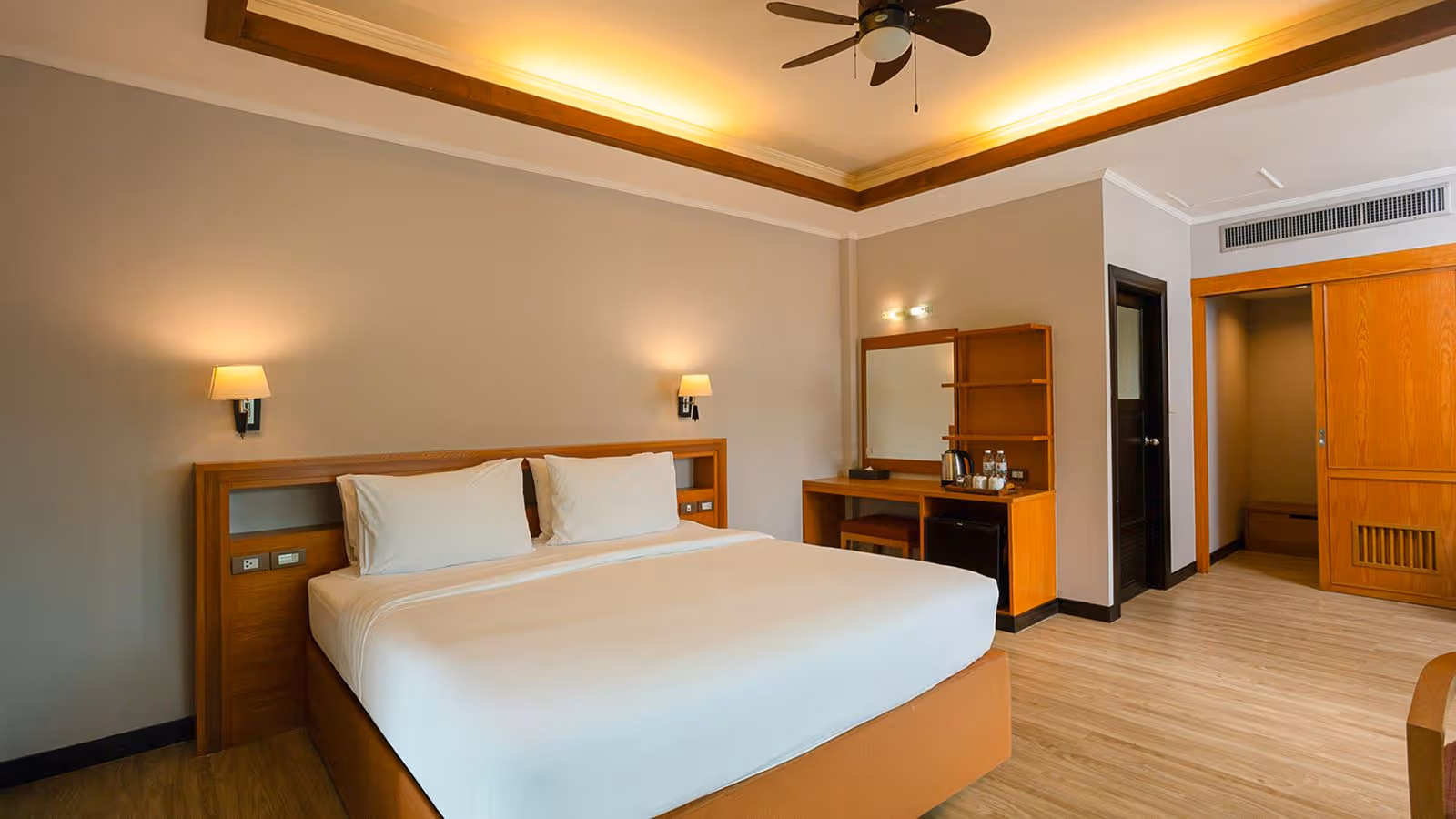 Pinnacle Grand Na Jomtien Resort & Beach Club