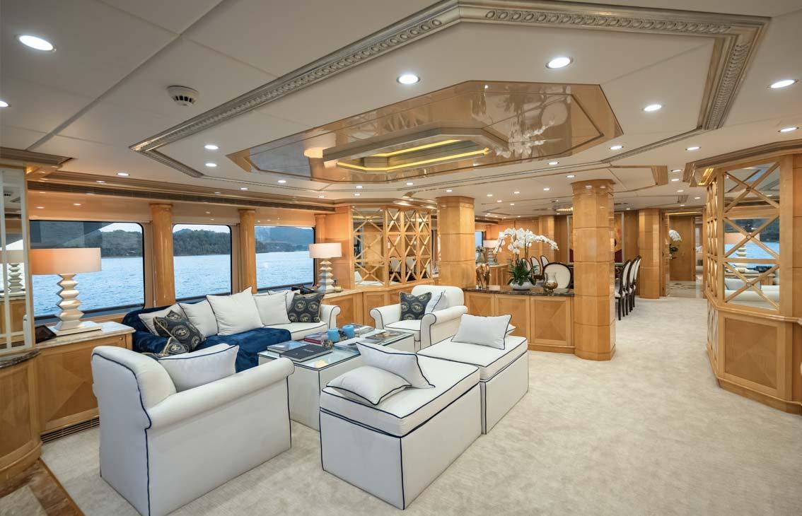 Heesen 129ft (Lady Azul)